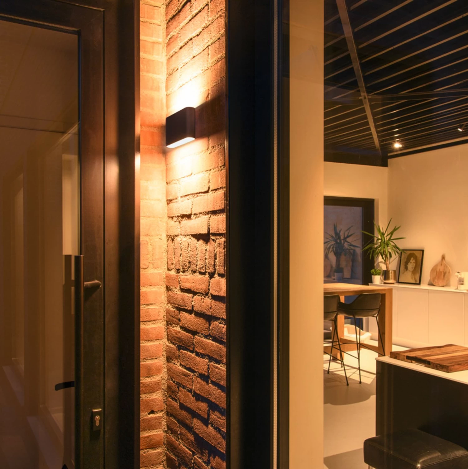 SLV Oval Applique Up/down CCT 17,5 cm Noire 2 SLV Oval Applique Up/down CCT 17,5 cm Noire – Image 2