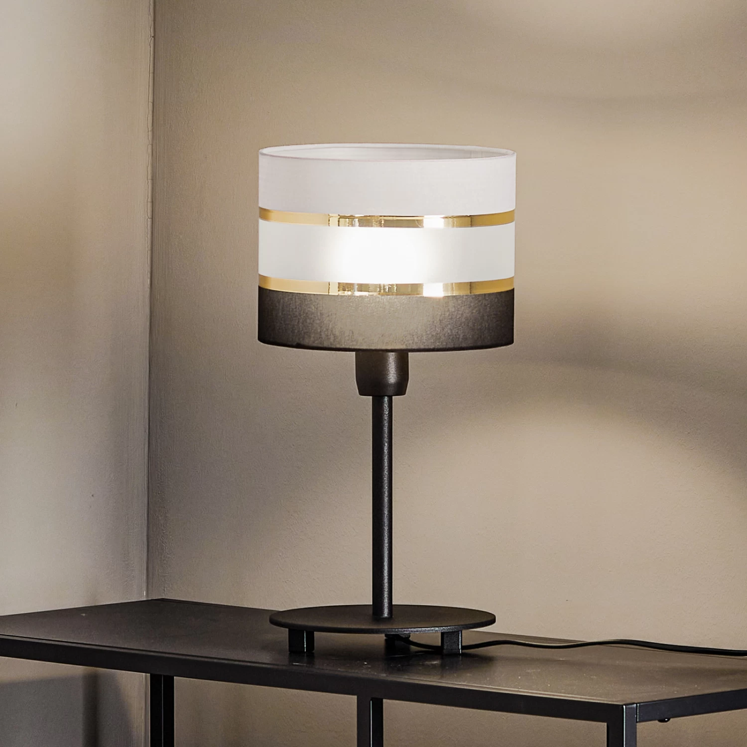 Lampe à Poser Helen Abat-jour Tissu Gris-noir-doré 1 Lampe à Poser Helen Abat-jour Tissu Gris-noir-doré