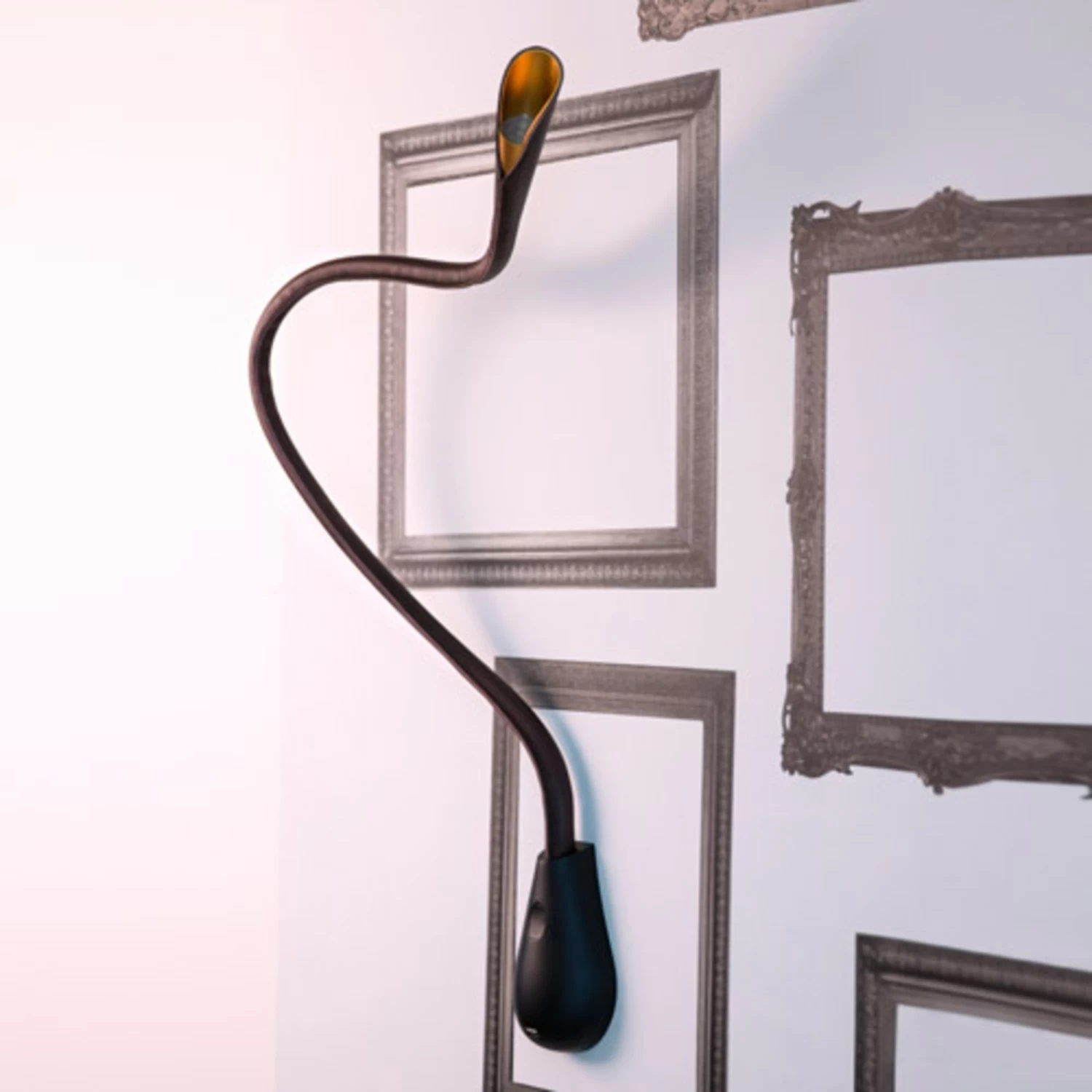 Innermost Cobra - Applique LED Marron En Cuir 2 Innermost Cobra - Applique LED Marron En Cuir – Image 2