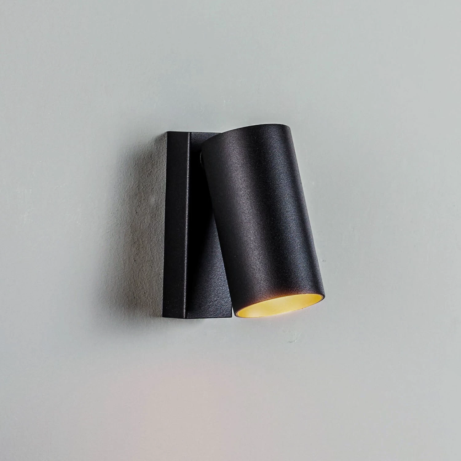 Spot Mural Mono I Noir/doré 1 Spot Mural Mono I Noir/doré