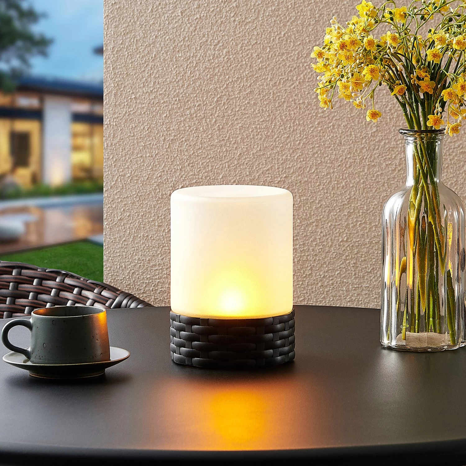 Lindby Saquir Lampe Déco Solaire Avec Effet Flamme 2 Lindby Saquir Lampe Déco Solaire Avec Effet Flamme – Image 2