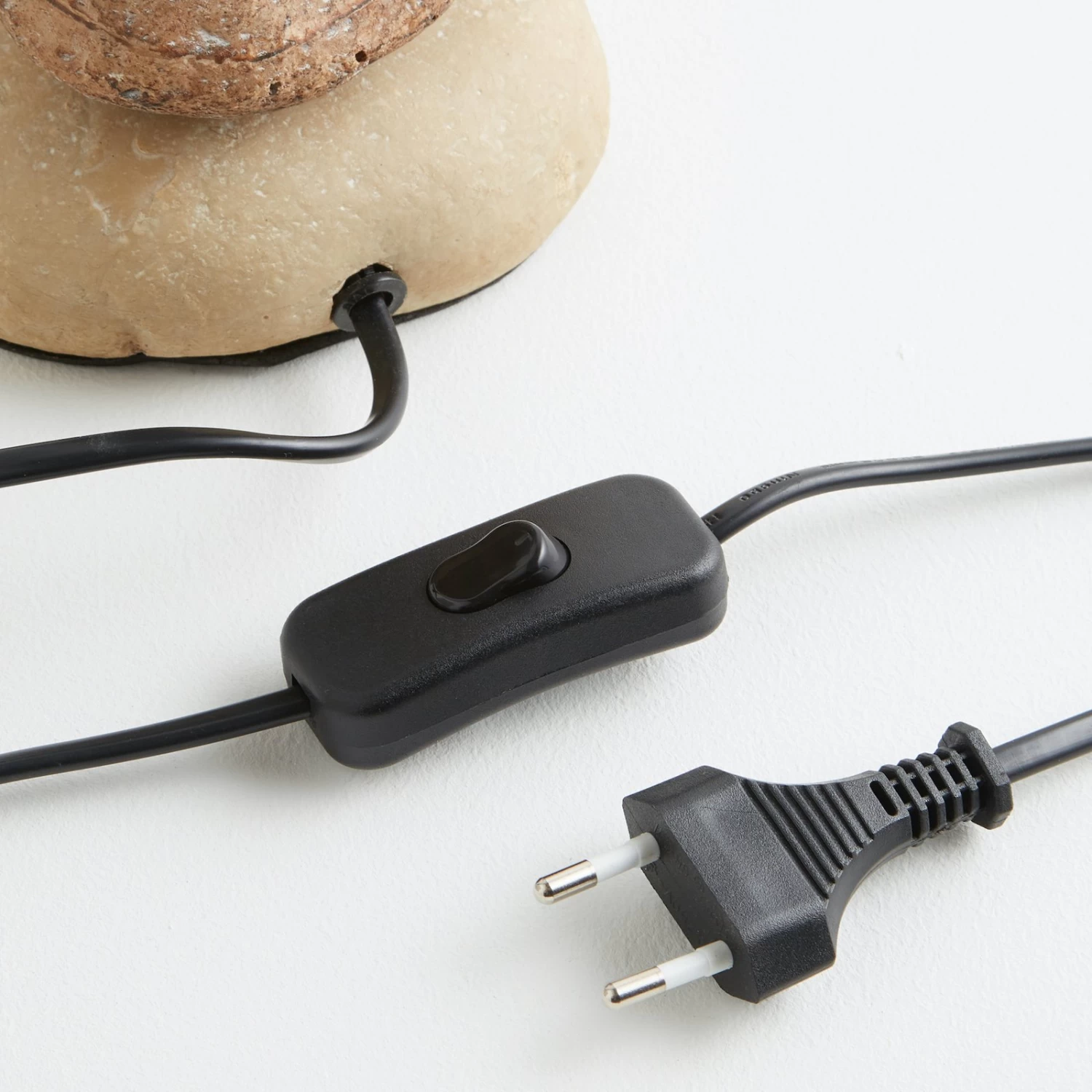 Lampe Vera, Abat-jour Tissu Et Décor Pierre, 38 cm 8 Lampe Vera, Abat-jour Tissu Et Décor Pierre, 38 cm – Image 8