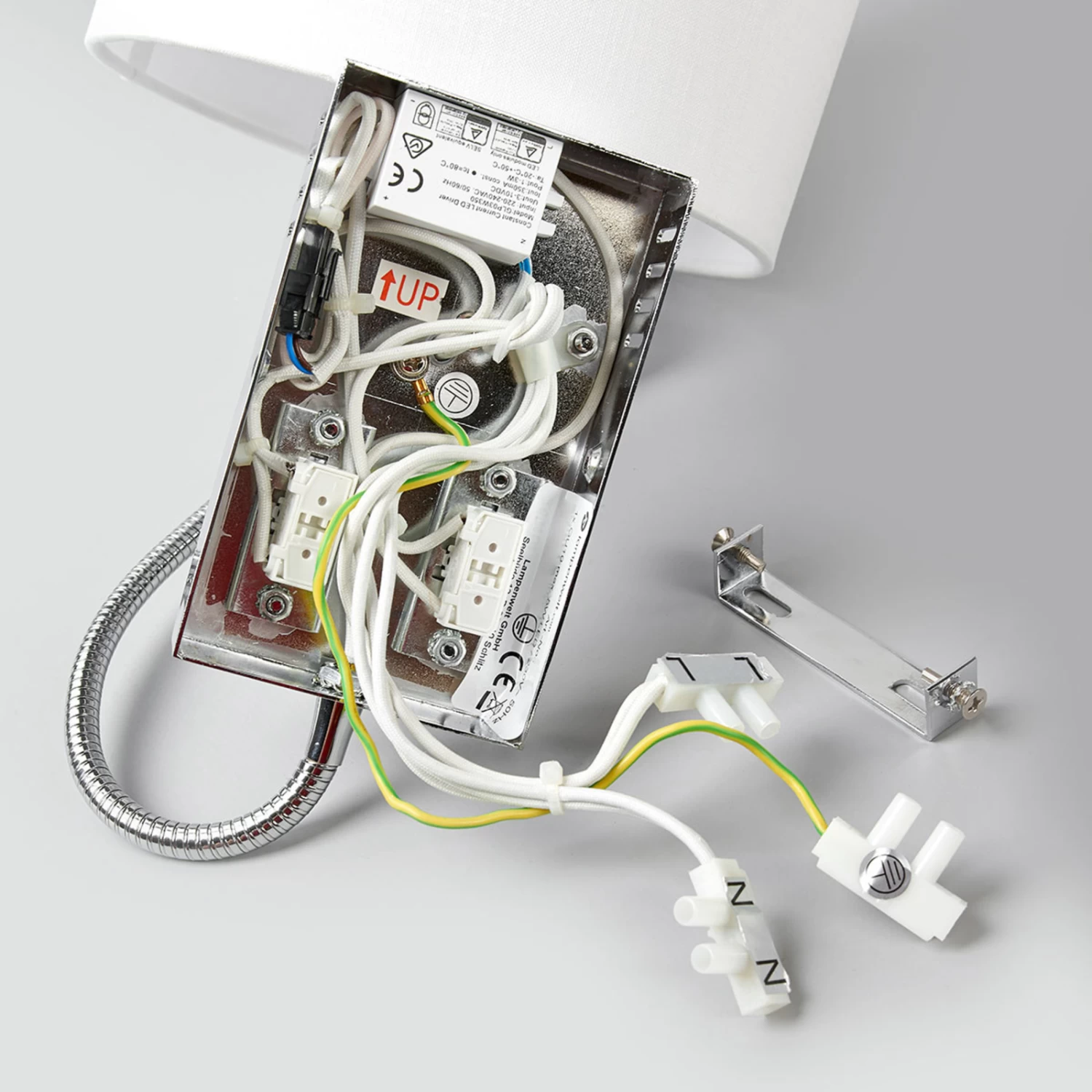 Lucande Taron Applique En Tissu Avec Liseuse 9 Lucande Taron Applique En Tissu Avec Liseuse – Image 9